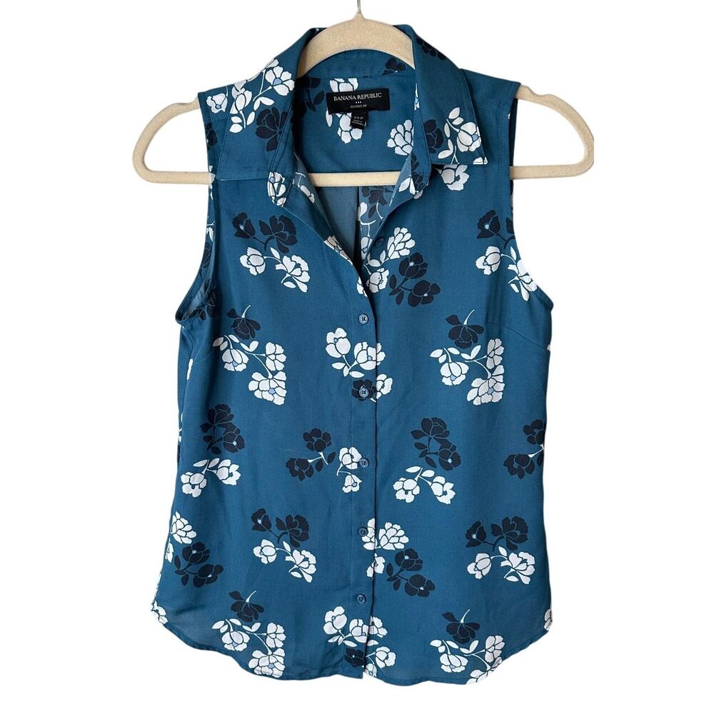 Banana Republic Blue Sleeveless Button Up Blouse White Black Floral XS Petite